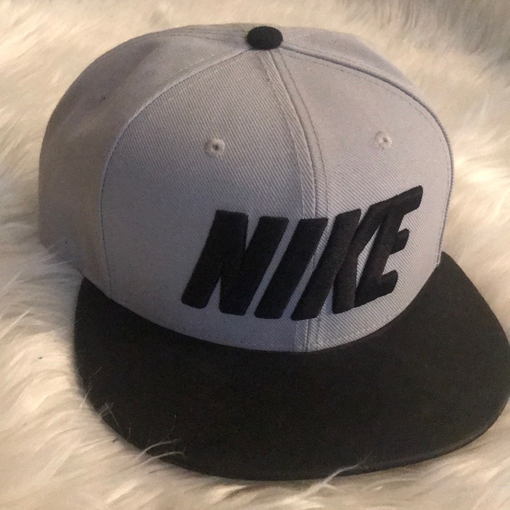 Nike(SOLD)